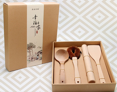 ?；蹚N房用品四件套