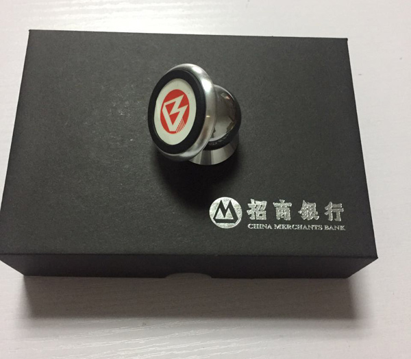 招商銀行定制款車載手機(jī)支架