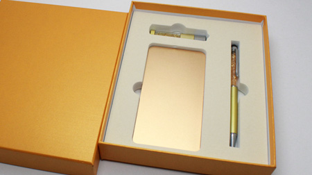 U盤16GB、移動電源、筆黃金組合3件套
